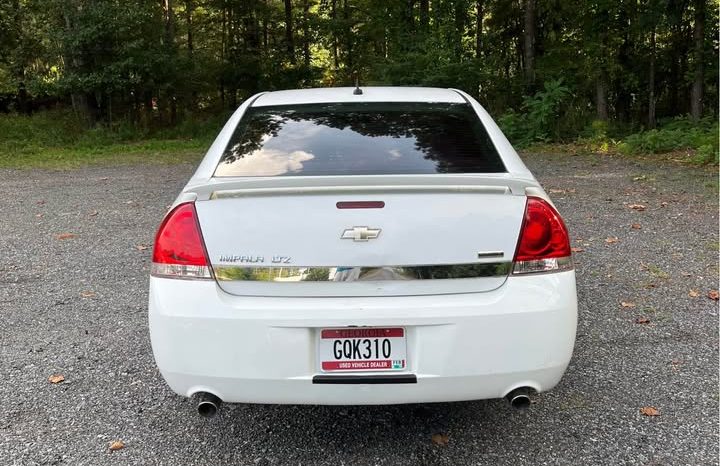 
								2011 Chevrolet Impala LTZ full									