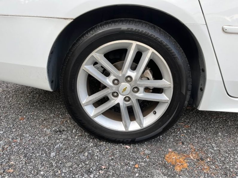 
								2011 Chevrolet Impala LTZ full									