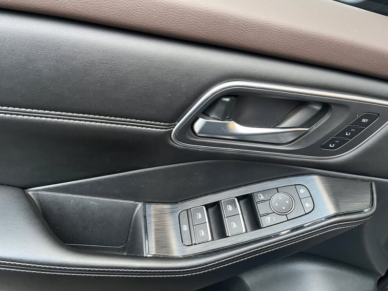 
								2021 Nissan Rogue SL full									