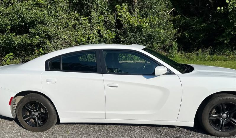 
								2022 Dodge Charger SXT full									