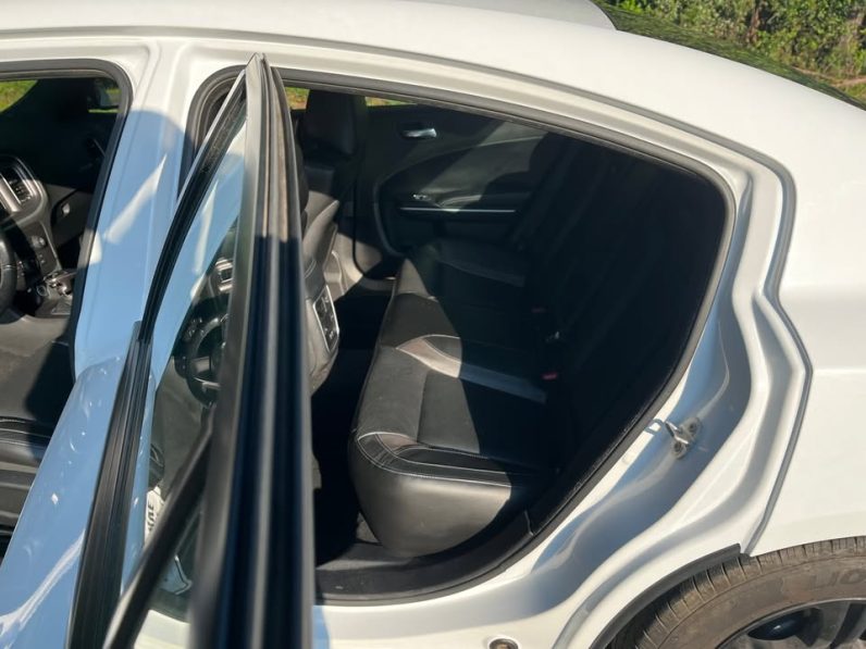 
								2022 Dodge Charger SXT full									
