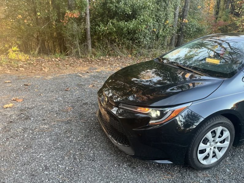 
								2020 Toyota Corolla LE FWD 4D full									