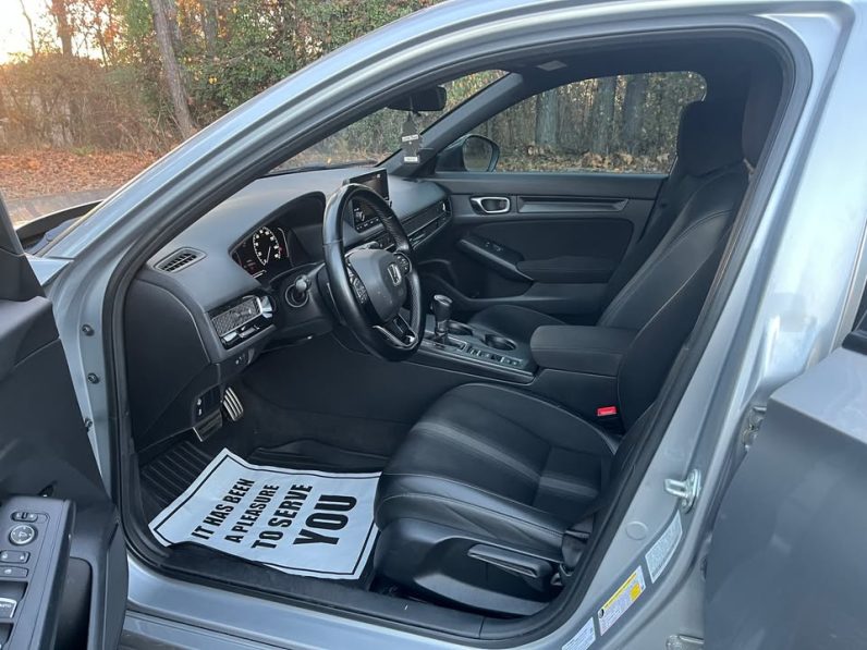 
								2022 Honda Civic Sport full									