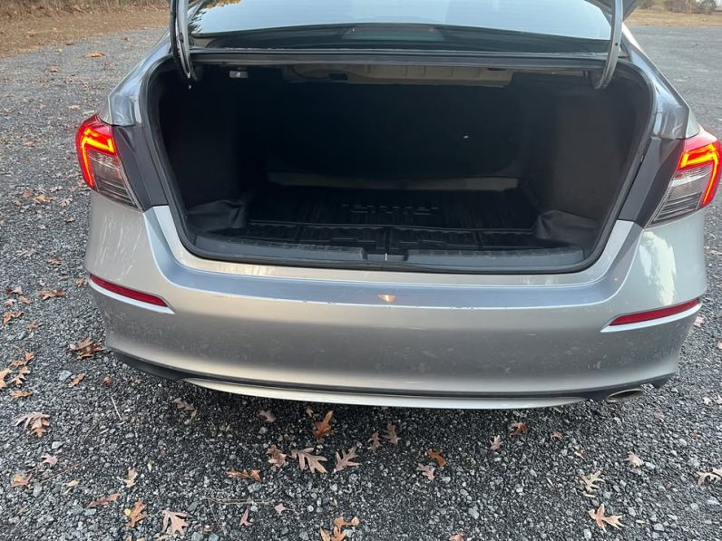 
								2022 Honda Civic Sport full									