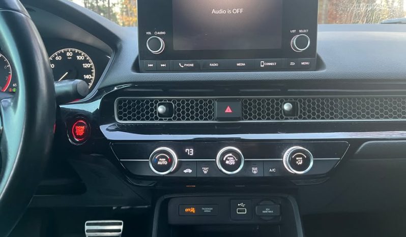 
								2022 Honda Civic Sport full									