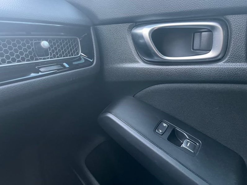 
								2022 Honda Civic Sport full									