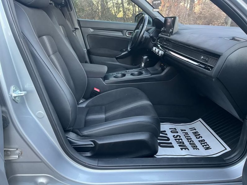 
								2022 Honda Civic Sport full									