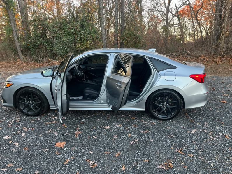 
								2022 Honda Civic Sport full									